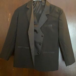 Boys 3-piece suit size 10